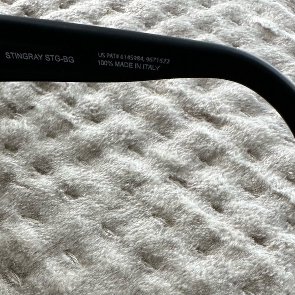 MAUI JIM Sunglasses Brown Embossed Case - Picture 8 of 13